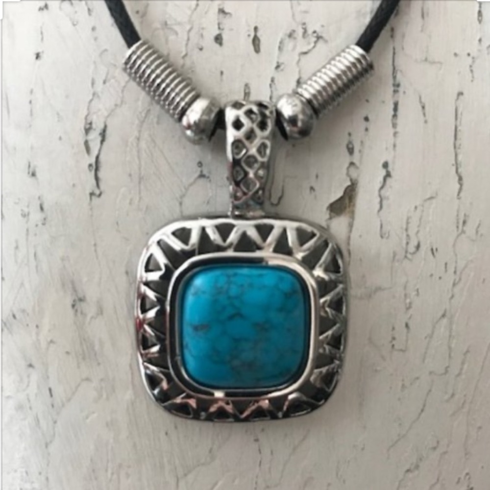 {Lia Sophia} Pendant